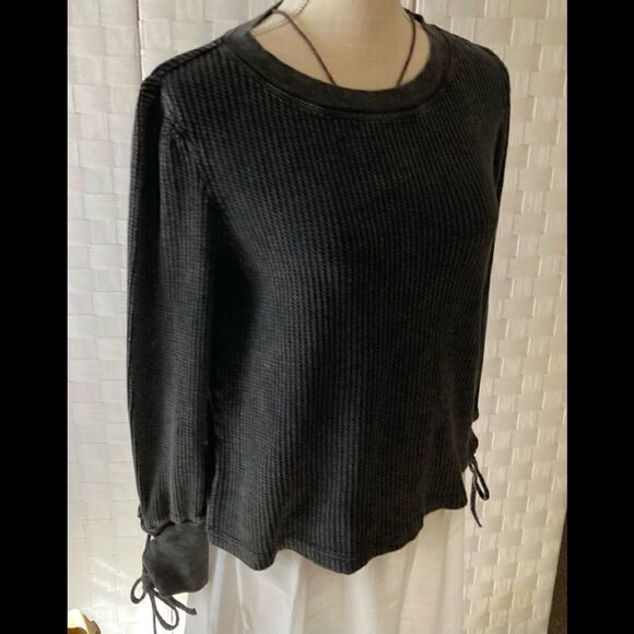 True Craft Stonewash Black sweater XS - Picture 3 of 7